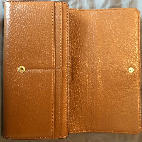 Michael Kors Crossbody & Wallet Set - Picture 5 of 7